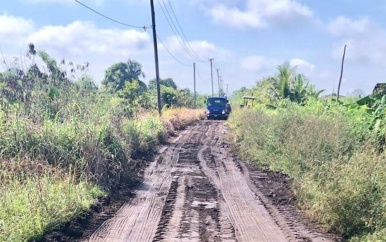 Infrastructuur Uitkijkpolder wordt aangepakt door LVV en commissariaat Saramacca