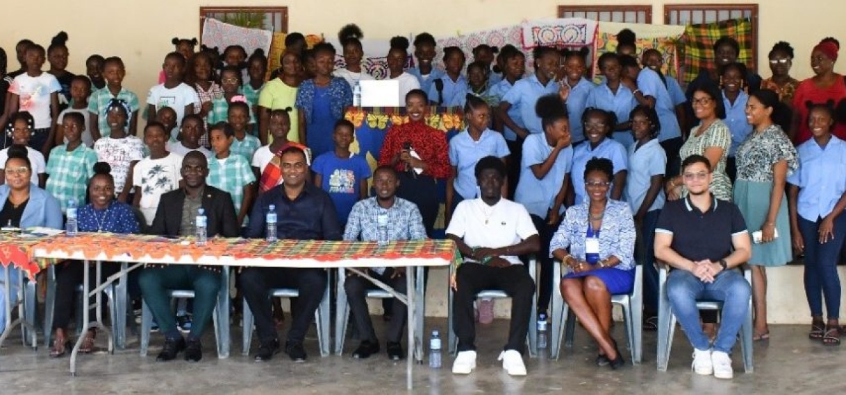 Jeugdraadsleden stimuleren ontwikkeling van jongeren in Sipaliwini