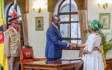 Ambassadeur Graand-Galon overhandigt geloofsbrieven aan Keniaanse president