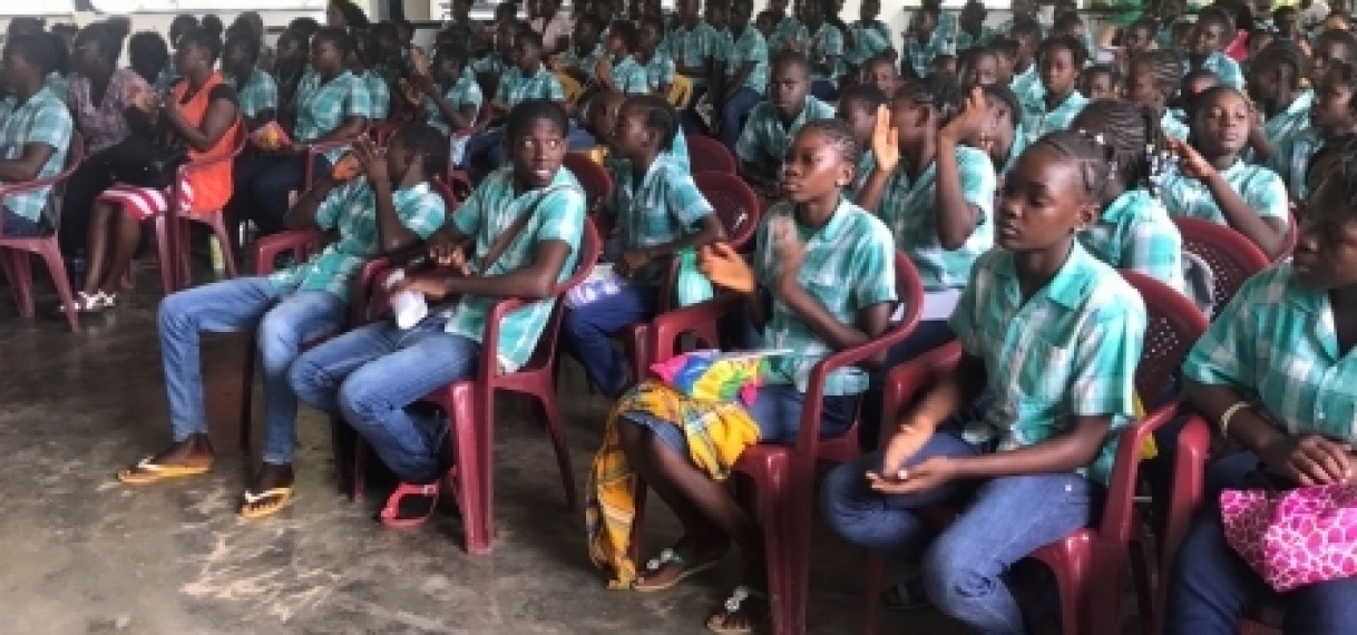 Motivatie-sessie voor jongeren van Sipaliwini