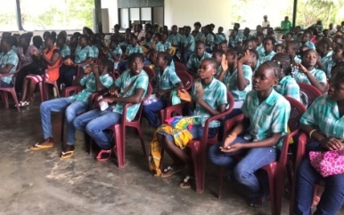 Motivatie-sessie voor jongeren van Sipaliwini