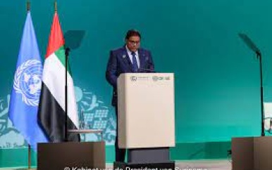 President Santokhi pleit op COP28 voor behoud bos en biodiversiteit