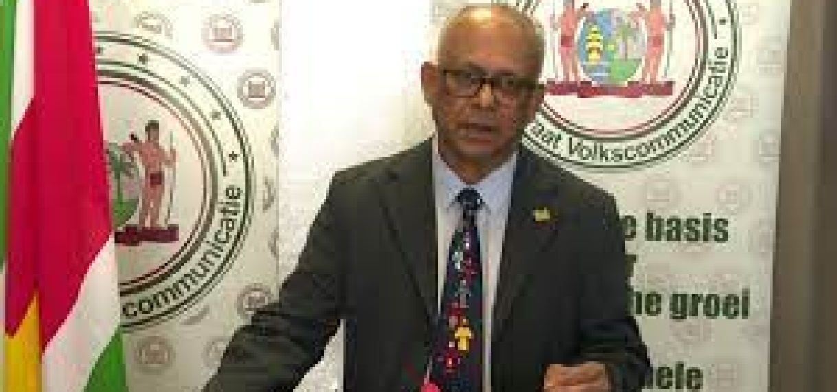 Minister Ramdin: “Ook Surinamers gebruiken verkeerde landkaart”