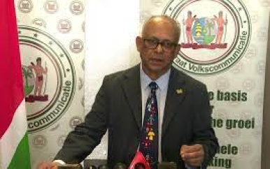Minister Ramdin: “Ook Surinamers gebruiken verkeerde landkaart”