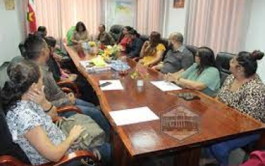 Leerkrachten die SISTEMS-project hebben afgerond brengen bezoek dc  Gobardhan van Nickerie