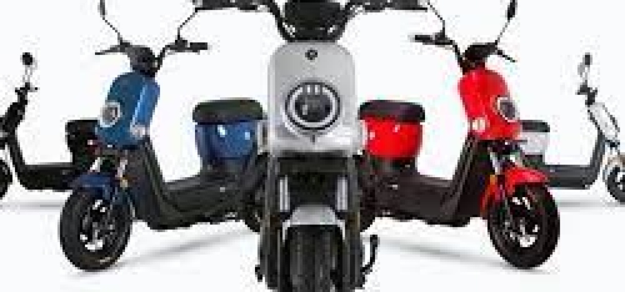 Verkeersregelgeving voor elektrische fietsen en scooters noodzakelijk