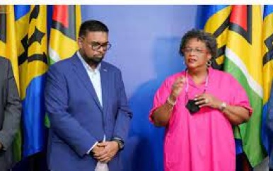 President Ali ontvangt de hoogste eer van Barbados