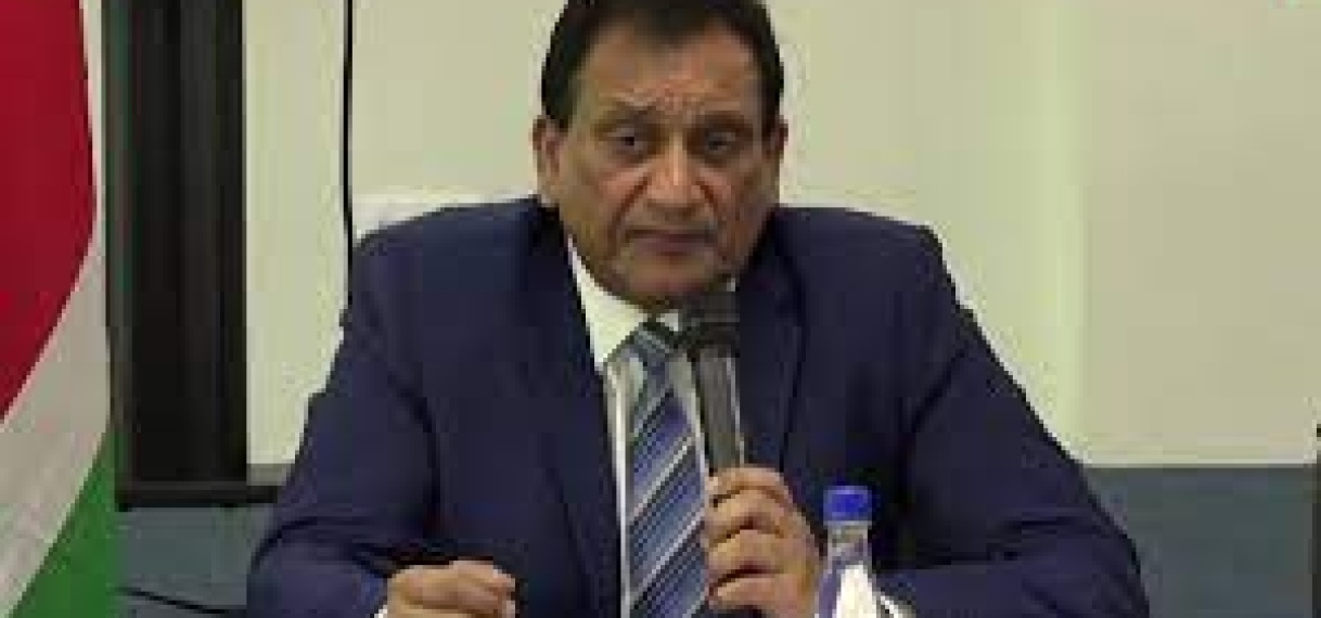 Minister Ori: “Druk op scholen door tekort aan schoolmeubilair en beveiliging”