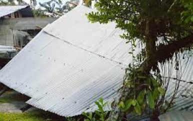 Daken van huizen weggerukt tijdens onweersbuien