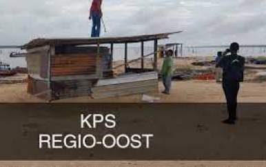 Politie assisteert burgervader bij verwijdering illegale kampen natuurreservaat Braamspunt