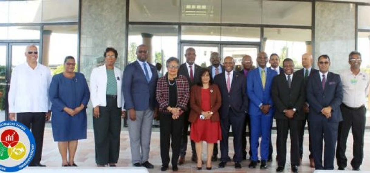 Minister Kuldipsingh neemt als voorzitter deel aan COTED-vergadering