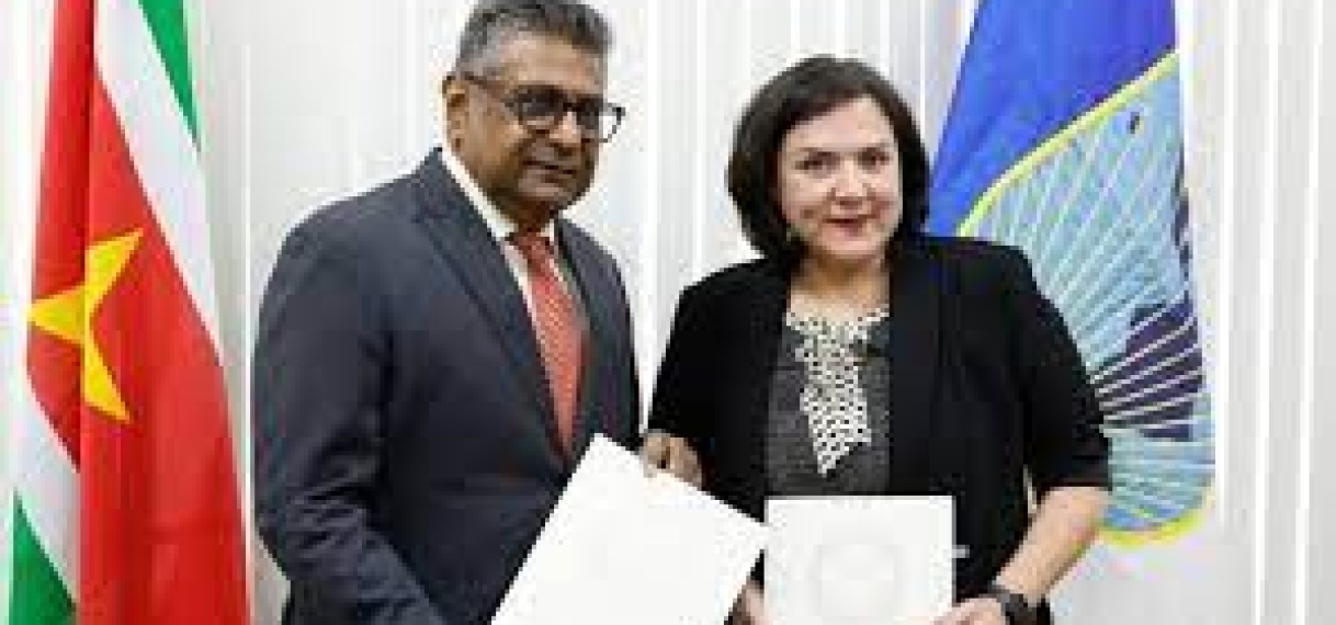 Minister Raghoebarsing: “Leningen geschieden in overleg met IMF”