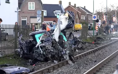 Flinke ravage op spoor nadat trein op auto botst bij Rijen