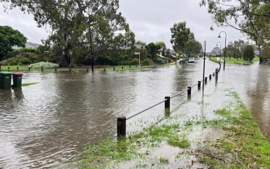 Australiërs gered van overstromingen, meer zware regenval verwacht