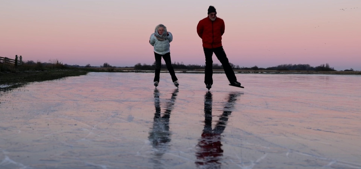 Schaatsers profiteren van vorst en betreden ijs in Friesland