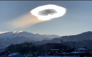 Bijzondere wolk boven Japan wekt verwarring