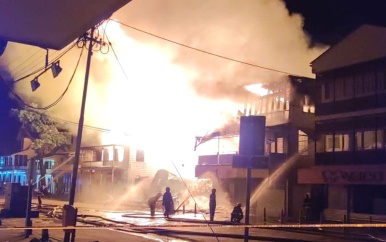 Felle brand aan de Domineestraat