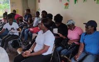 ‘Wroko Foe Mek Moni’ ook in Brokopondo gelanceerd