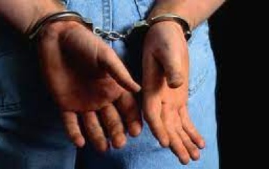 Surinaamse politie arresteert drie Guyanezen in zaak waarbij man’s buik werd opengesneden