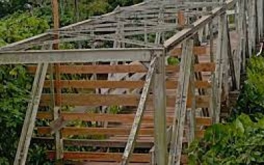 Loopbrug Paranam gesloten wegens veiligheidsoverwegingen