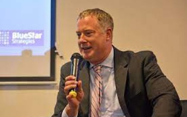 Amerikaanse Defensievertegenwoordiger versterkt banden in het Caribisch gebied