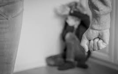 11-jarig meisje die zonder toestemming naar Suriname was gebracht mishandeld door stiefmoeder