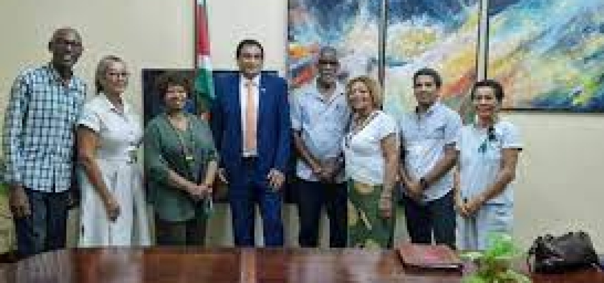 Syoro Collectief ontvangen door minister van Onderwijs, Wetenschap en Cultuur