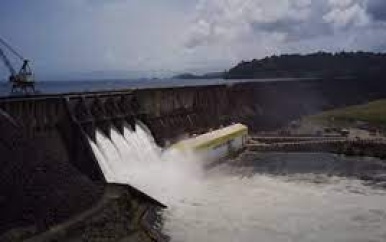 Alarmerende daling van het waterniveau in het stuwmeer in Suriname