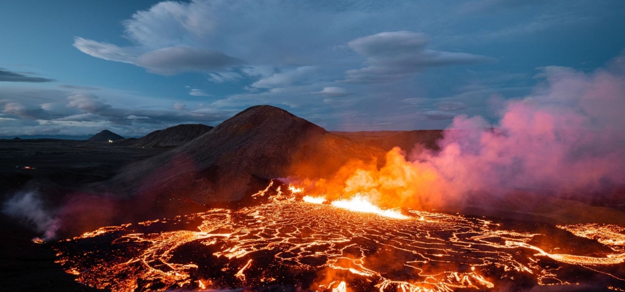 Lava bedreigt vissersdorp in IJsland na uitbarsting