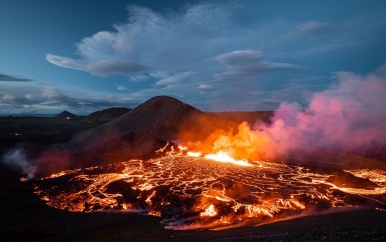 Lava bedreigt vissersdorp in IJsland na uitbarsting