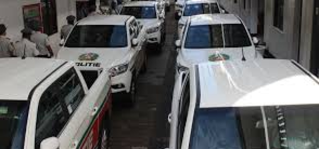 Politiebureau Atjoni versterkt met vier manschappen