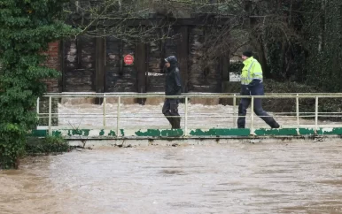 Regenval en storm zorgen ook over de grens voor wateroverlast en problemen