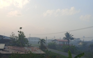 Rookoverlast in Wageningen: Scholen gesloten vanwege zware rookwolken