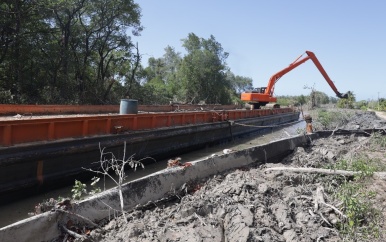 Dambreuk Weg naar Zee te wijten aan hevige golven
