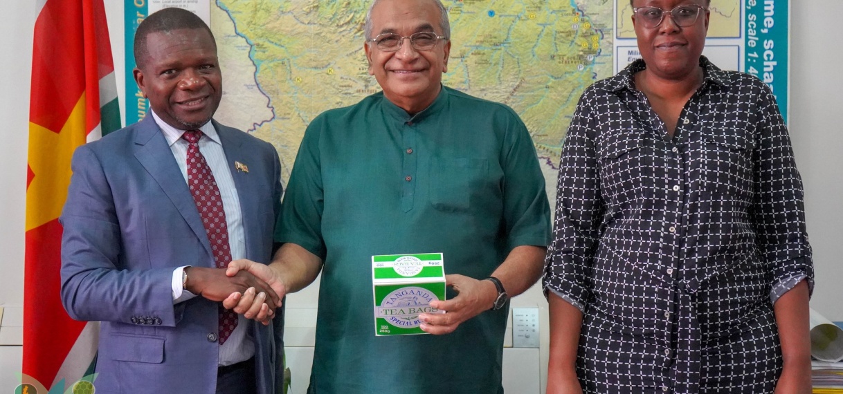 De Zimbabwaanse ambassadeur brengt kennismakingsbezoek aan LVV- minister Sewdien