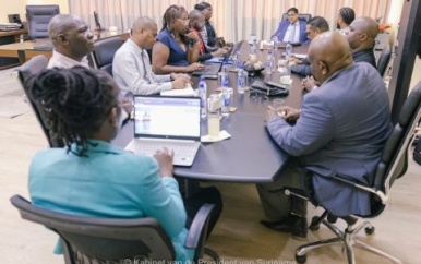 President Santokhi zet zich in voor uitvoering van sportbeleid: Overleg met sportdeskundigen en actoren