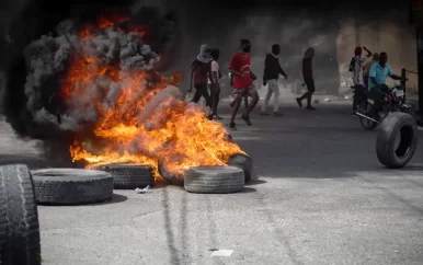 Escalatie van Bendegeweld en Internationale Interventies in Haïti