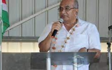 LVV-minister reageert op controversieel boek en onthult achtergrondconflicten met ondernemer Van den Bergh