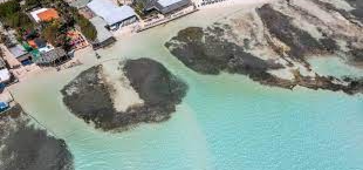 Olievervuiling bedreigt kust van Bonaire na kapseizen van tankduwbak