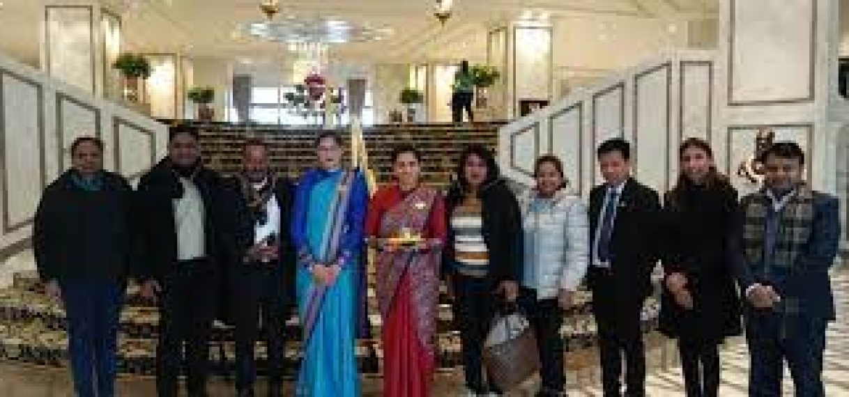 Aankomst van Surinaamse parlementaire delegatie in India