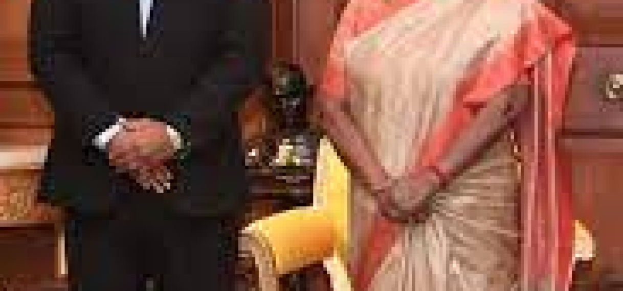 Assembleevoorzitter Bee door Indiase president Murmu en parlementsvoorzitter Birla ontvangen