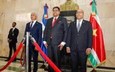 Surinaamse regering zet in op welvaart en ontwikkeling: Belangrijke besluiten genomen tijdens recente regeringsvergadering