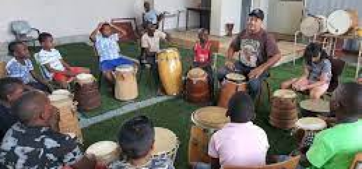 Muziekeducatie voor Kansarme Jongeren in Lelydorp & Omgeving