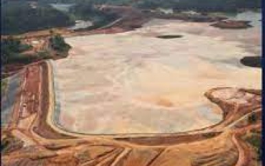 De risico’s van ‘tailing ponds’ in de Surinaamse goudmijnindustrie