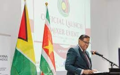 President Santokhi: “We moeten investeringen en handel naar een hoger niveau tillen”