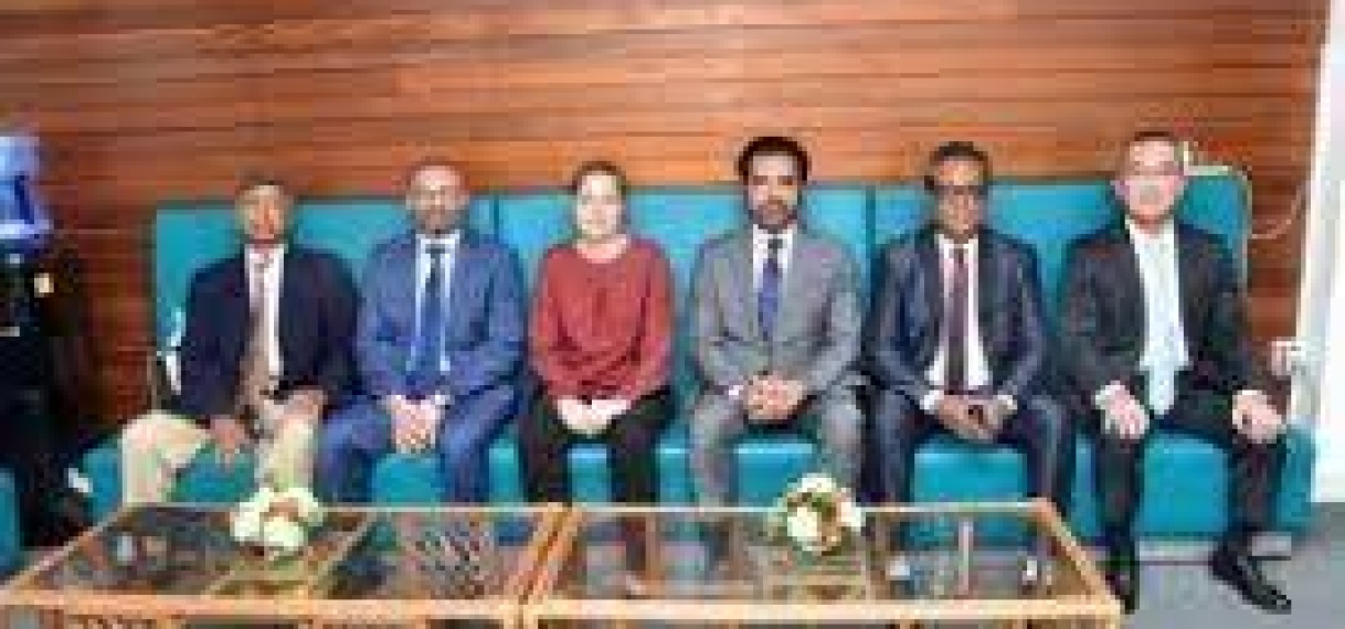 Nieuwe Investeringen in Surinaamse Olie- en Gassector: Marubeni-Itochu delegatie ontmoet president Santokhi