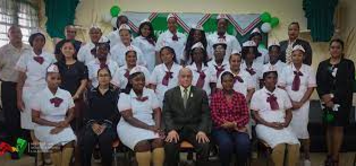 SAO Levert 24 Assistent Verpleeghulpen Af: Een Nieuwe Generatie Zorgprofessionals