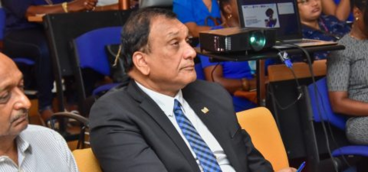 Lancering van het LEES-KRACHT Programma in Suriname