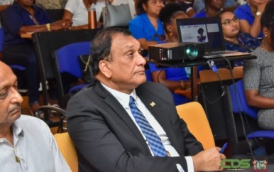 Lancering van het LEES-KRACHT Programma in Suriname