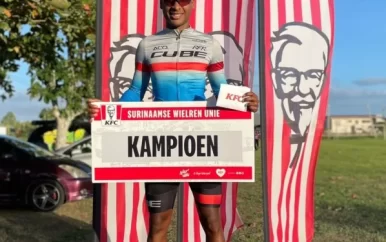Jorryn Simson wint KFC x SWU race